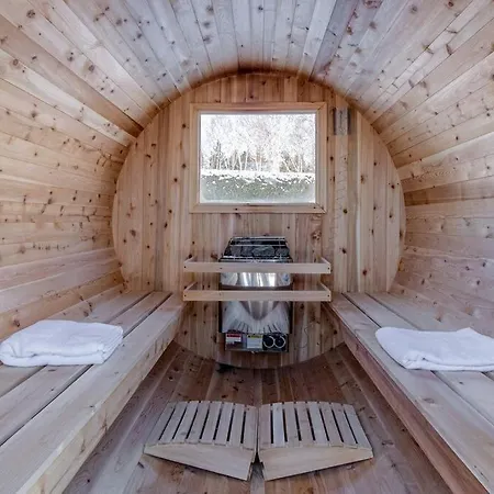 Spa, Sauna Et Foyer : Le Phare De Baie-Saint-Paul Exterior photo