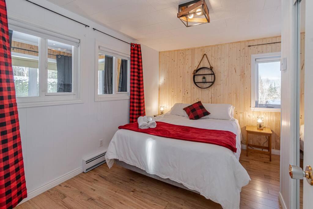 Spa, Sauna Et Foyer : Le Phare De Chalet Baie-Saint-Paul